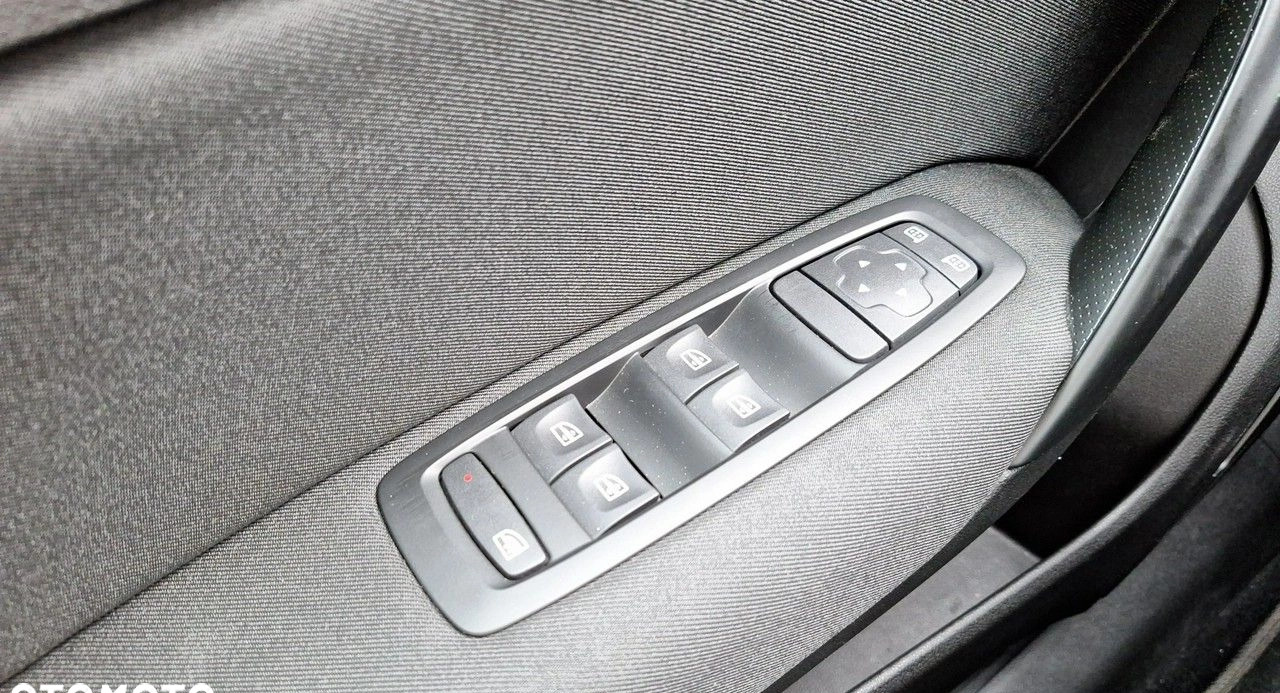 Renault Megane cena 51900 przebieg: 94435, rok produkcji 2018 z Choszczno małe 379